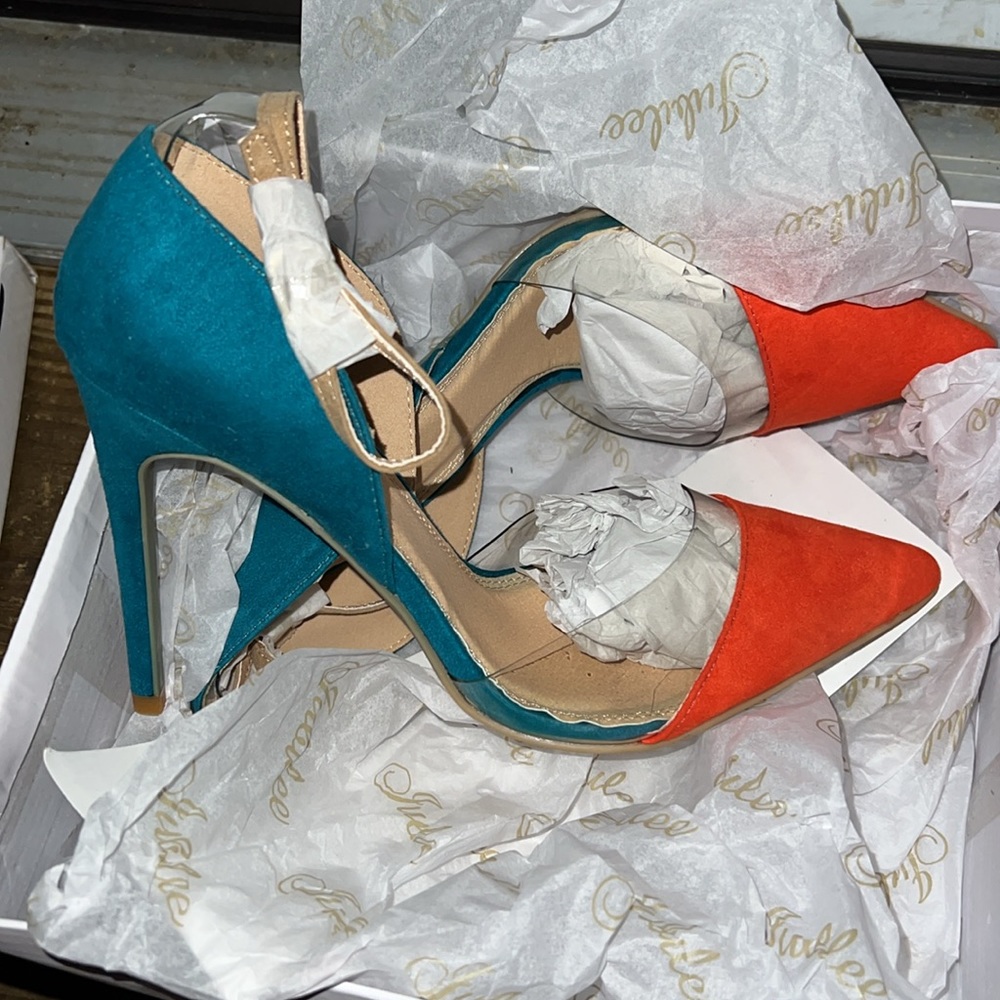 Heels - Picture 3 of 5